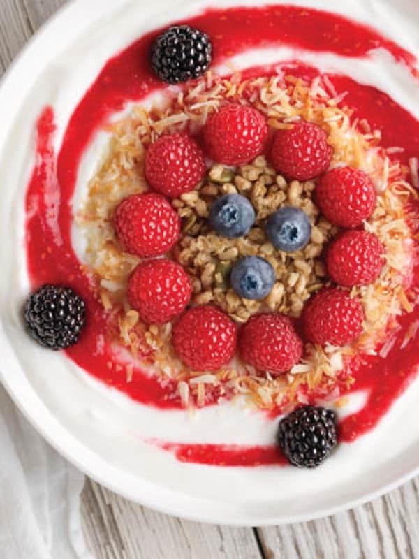 Healthy Raspberry Smoothie Bowl